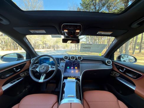 New 2026 Mercedes-Benz GLC 300 image 2
