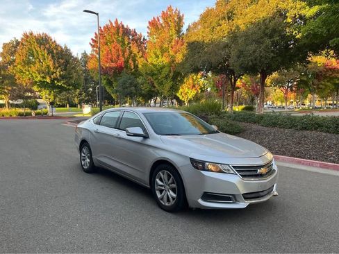 Used 2017 Chevrolet Impala LT image 9