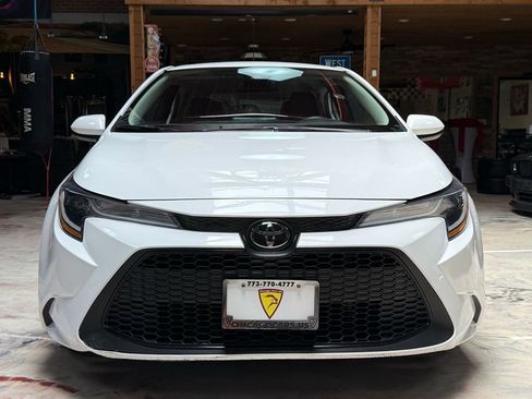 Used 2022 Toyota Corolla LE FWD image 2
