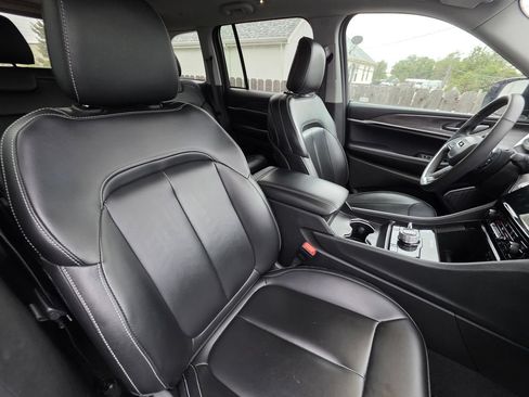 Used 2024 Jeep Grand Cherokee Limited 4xe AWD/4WD image 9