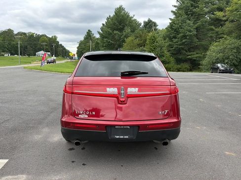 Used 2019 Lincoln MKT AWD image 6