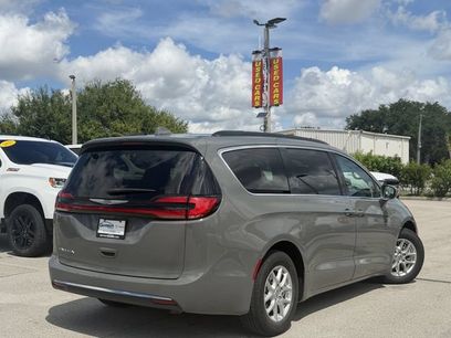 Used 2022 Chrysler Pacifica Touring-L