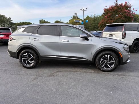 Used 2023 Kia Sportage LX AWD/4WD image 8