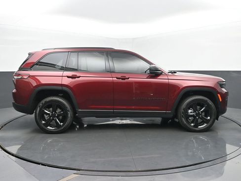 New 2025 Jeep Grand Cherokee Limited w/ Luxury Tech Group II image 6