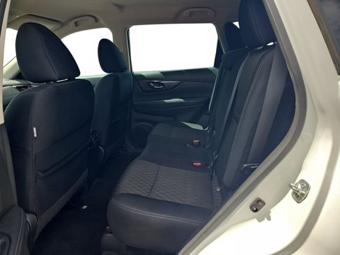Used 2018 Nissan Rogue S FWD image 11