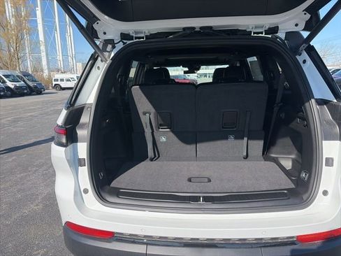 New 2025 Jeep Grand Cherokee L Altitude AWD/4WD image 5