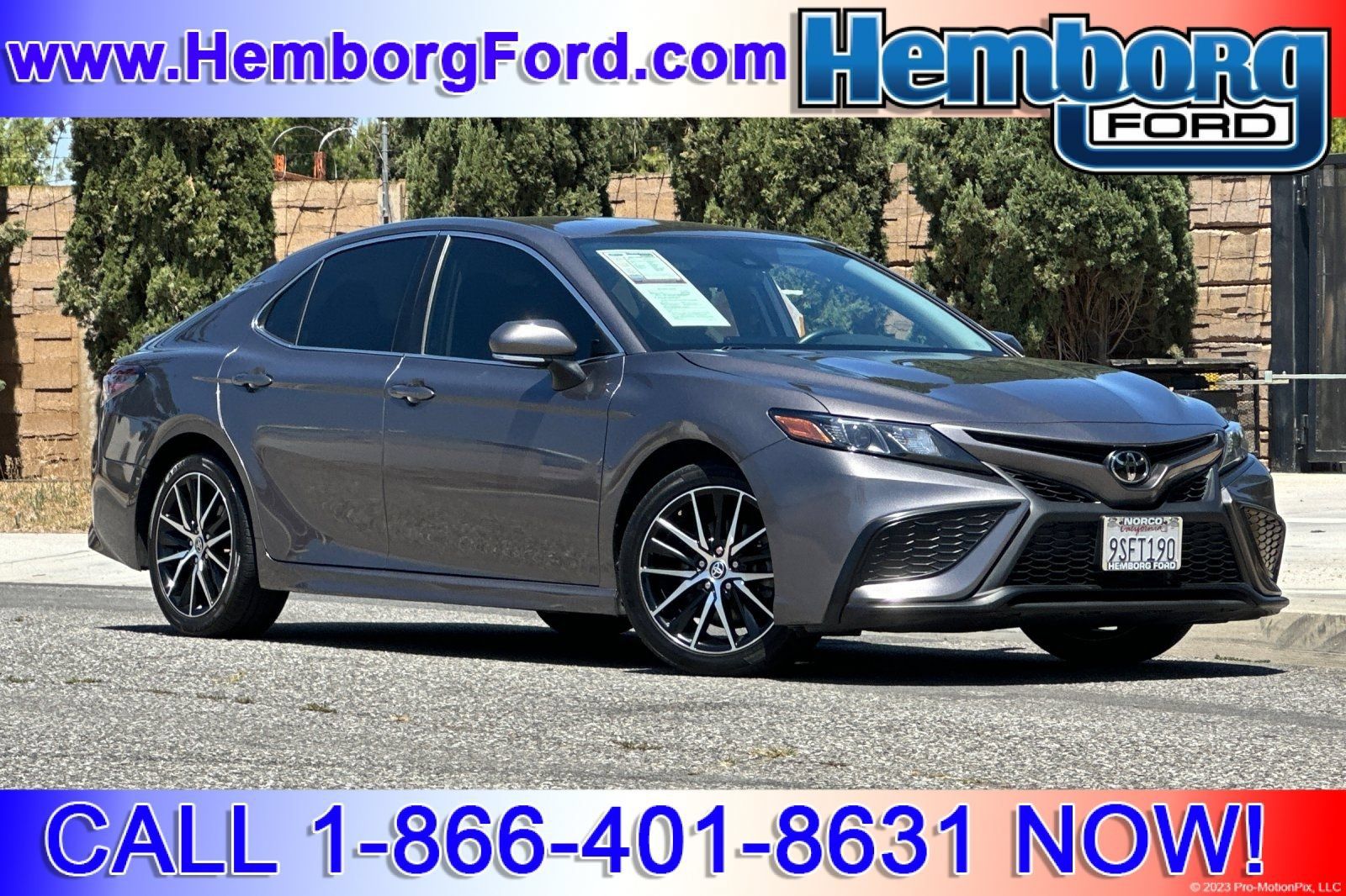 Used 2023 Toyota Camry SE FWD image 1