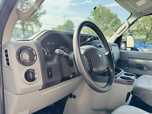 Used 2012 Ford E-250 and Econoline 250 w/ Commercial Cargo Van Pkg RWD image 13
