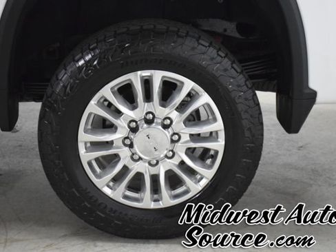 Used 2023 Chevrolet Silverado 2500 High Country w/ Z71 Off-Road Package AWD/4WD image 7