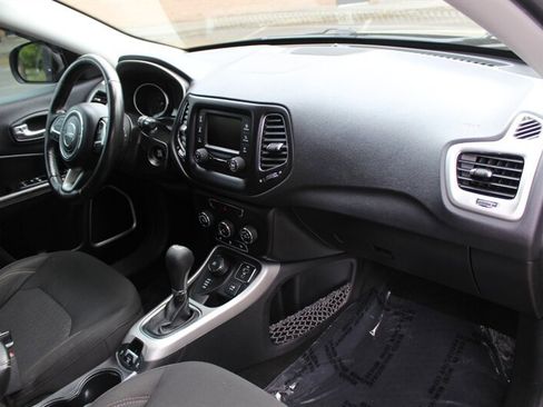 Used 2018 Jeep Compass Sport w/ Cold Weather Group AWD/4WD image 17