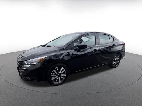 Used 2025 Nissan Versa SV image 8