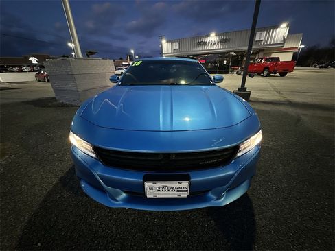Used 2018 Dodge Charger SXT image 25