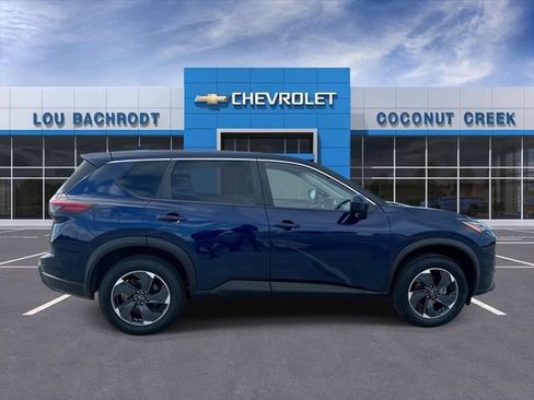 Used 2024 Nissan Rogue SV FWD image 9
