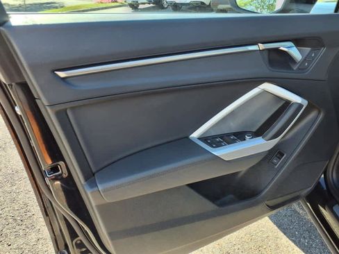 Used 2025 Audi Q3 2.0T Premium image 10