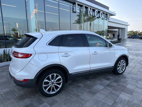 Used 2019 Lincoln MKC Select w/ Select Plus Package FWD image 2