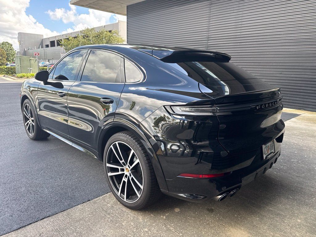 Certified 2024 Porsche Cayenne Coupe AWD/4WD image 3