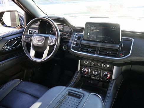 Used 2022 GMC Yukon SLT w/ SLT Premium Package image 12