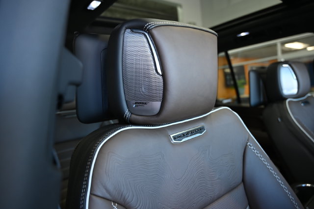 New 2026 GMC Yukon Denali Ultimate AWD/4WD image 11