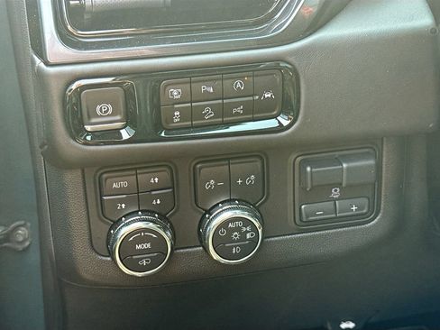 Used 2025 GMC Yukon XL AT4 Ultimate w/ LPO, Floor Liner Package AWD/4WD image 6