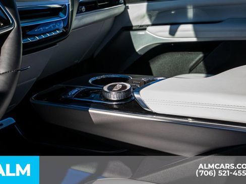 Used 2024 Cadillac Lyriq Sport image 21