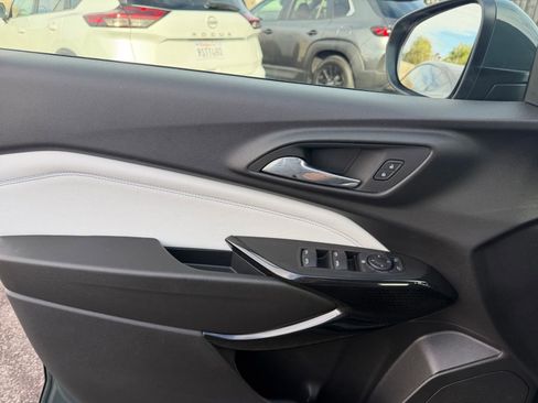 Used 2025 Chevrolet Trax LT image 20