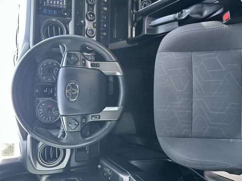 Used 2018 Toyota Tacoma TRD Sport w/ Technology Package AWD/4WD image 37