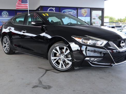 Used 2017 Nissan Maxima 3.5 SV image 3