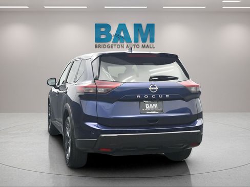 Used 2025 Nissan Rogue SV FWD image 6