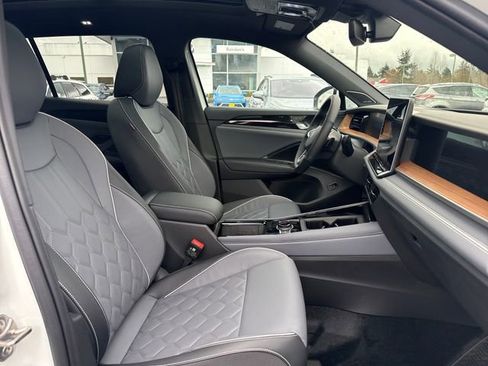 New 2026 Volkswagen Tiguan SEL R-Line image 9