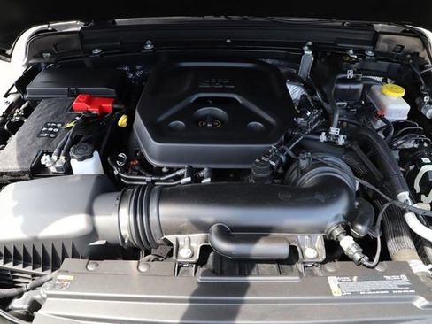 Used 2025 Jeep Wrangler Unlimited Sport AWD/4WD image 4