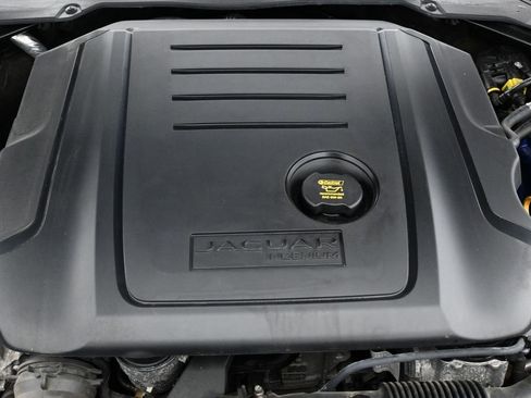 Used 2017 Jaguar XE Premium image 46