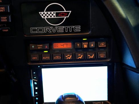 Used 1992 Chevrolet Corvette Convertible image 59