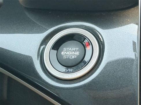 Used 2023 Jeep Grand Cherokee Altitude image 28