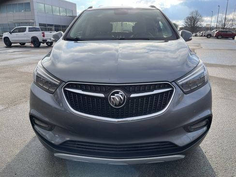 Used 2019 Buick Encore Essence image 2