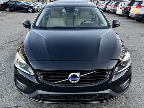 Used 2017 Volvo S60 T5 Dynamic image 2