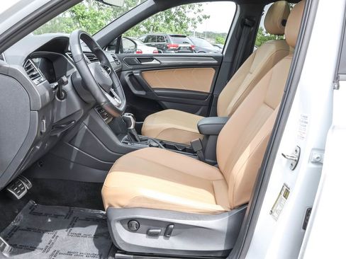 Used 2023 Volkswagen Tiguan SE R-Line AWD/4WD image 6
