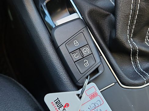 New 2026 Volkswagen Taos SE image 20