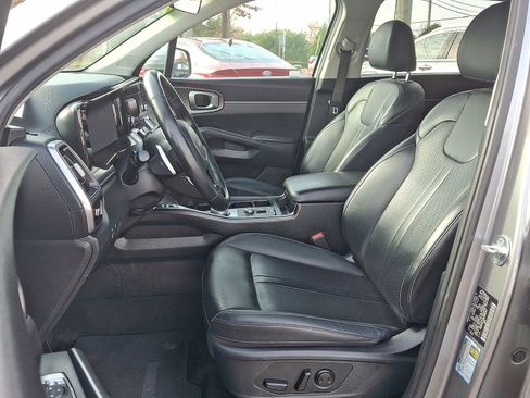 Used 2022 Kia Sorento EX image 17