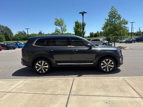 Used 2022 Kia Telluride EX w/ EX Premium Package FWD image 5