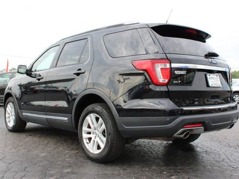 Used 2018 Ford Explorer XLT w/ Equipment Group 201A AWD/4WD image 12