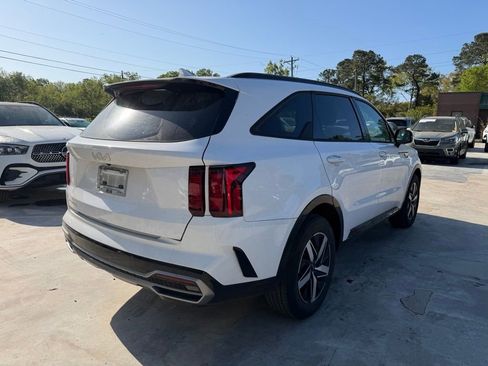 Used 2023 Kia Sorento S w/ Panoramic Sunroof Package image 7
