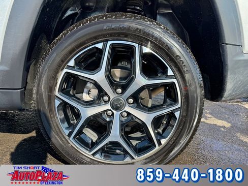 Used 2025 Jeep Compass Limited image 19