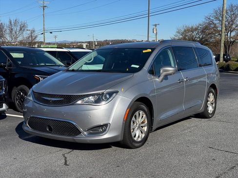 Used 2018 Chrysler Pacifica Touring-L Plus w/ Advanced Safetytec Group image 7