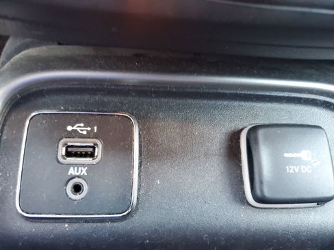 Used 2019 Jeep Compass Latitude FWD image 22