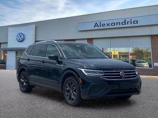 Certified 2023 Volkswagen Tiguan SE w/ Panoramic Sunroof Package AWD/4WD video 1