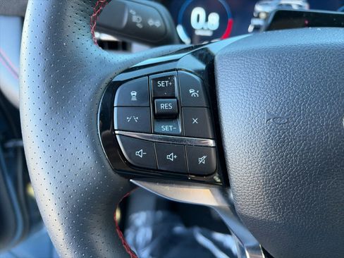 Used 2025 Ford Explorer ST-Line image 12