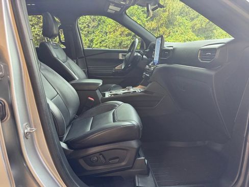 Used 2021 Ford Explorer ST w/ Equipment Group 401A AWD/4WD image 30