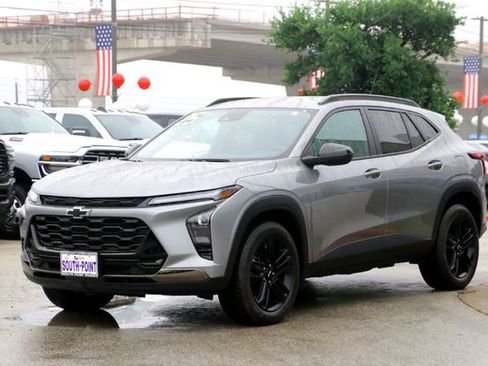 Used 2025 Chevrolet Trax ACTIV w/ Driver Confidence Package FWD image 7