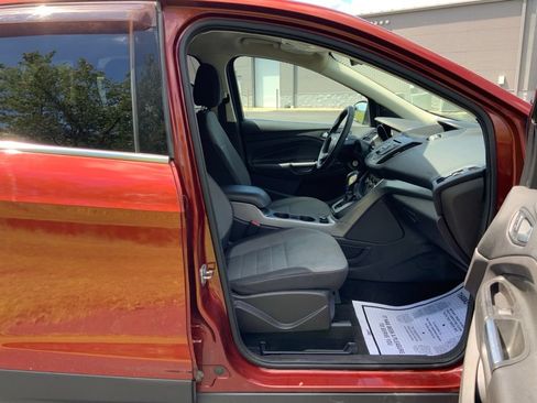 Used 2015 Ford Escape SE AWD/4WD image 22