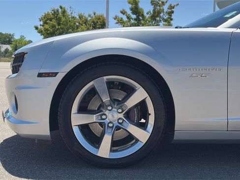 Used 2010 Chevrolet Camaro SS w/ RS Package RWD image 11